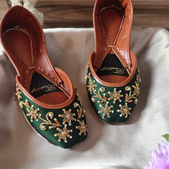 Green Zinnia Women Khussa E014 - Bustangi