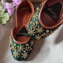 Green Zinnia Women Khussa E014 - Bustangi