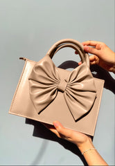 Fineur Hand Bag Gloss Bow Beige