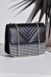 Fineur Shoulder Bag ChevronFlap - Black
