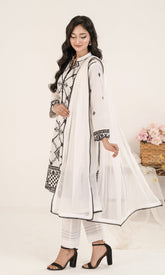 Shamooz Stitched 3 Piece Winter Collection'2025-White Tale SE-025