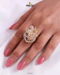 Hoya Ring Golden White - Zeesy Jewellery