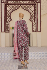 Mannequin wearing a traditional outfit with a floral pattern in a decorated room.