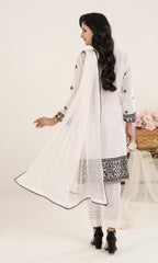 Shamooz Stitched 3 Piece Winter Collection'2025-White Tale SE-025