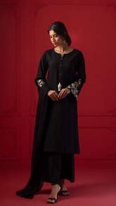 Signature By Najia Zia Stitched 2 Piece Winter Collection'2025-Black Forest