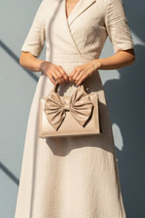 Fineur Hand Bag Gloss Bow Beige