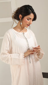 Signature By Najia Zia Stitched 2 Piece Lawn Collection'2025-SPARKLE