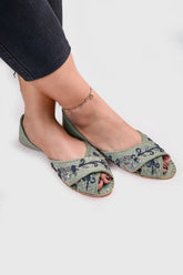 On Your Feets Peshawari Khussa-Alina Cut