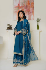 Threads & Weaves Elegant Teal Blue Embroidered Lawn 3-Piece Suit