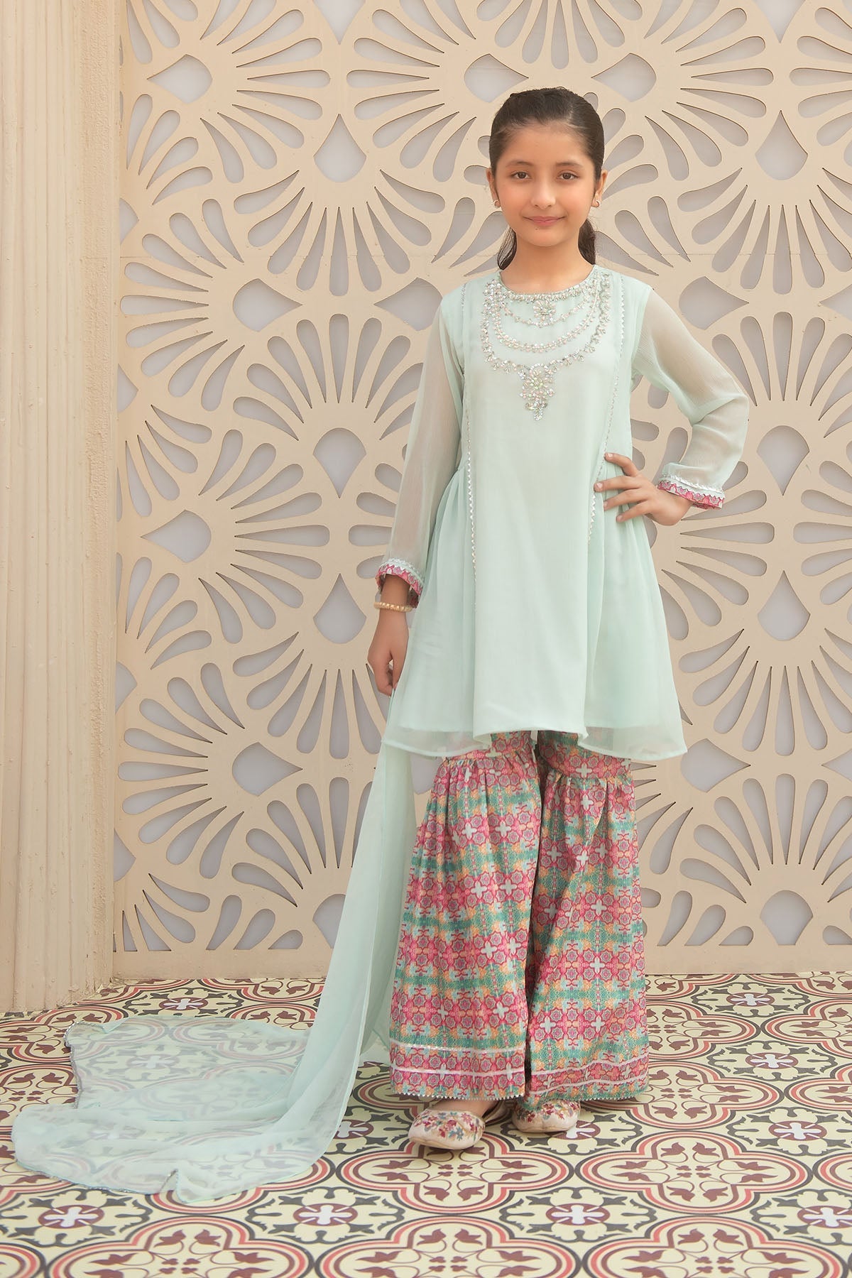 Shop stylish girls' dresses in Pakistan with the latest designs for every occasion. Discover trendy, comfortable outfits perfect for weddings