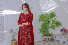 Umer Aayan Mahpara 03-Piece Embroidered Red Chiffon Suit