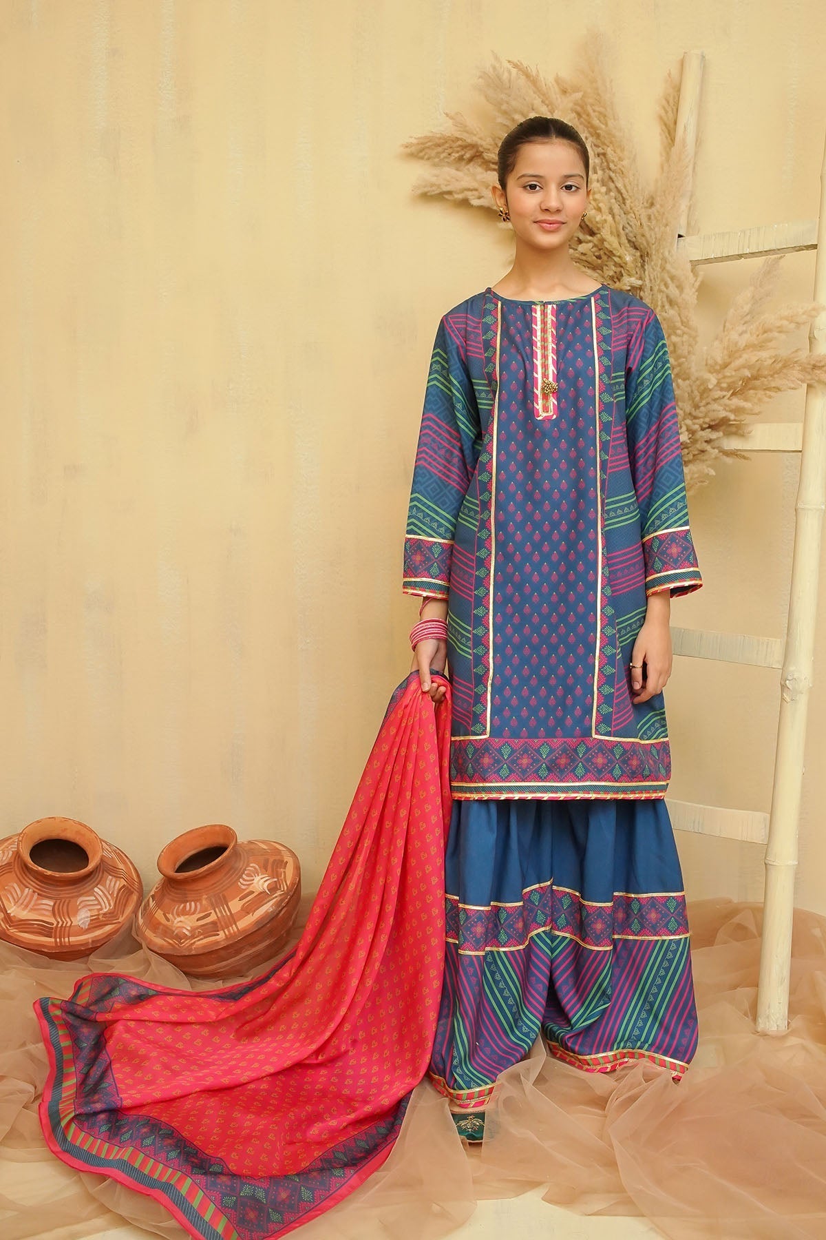 Shop the Swiss Lawn Digital Printed 3 Pc Suit online in Pakistan. Enjoy vibrant prints, soft fabric