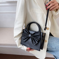 Fineur HandBag Gloss Bow Black