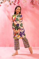 Chic digital printed 2-piece suit made from Swiss lawn fabric. Stylish and comfortable, perfect for a modern, vibrant look