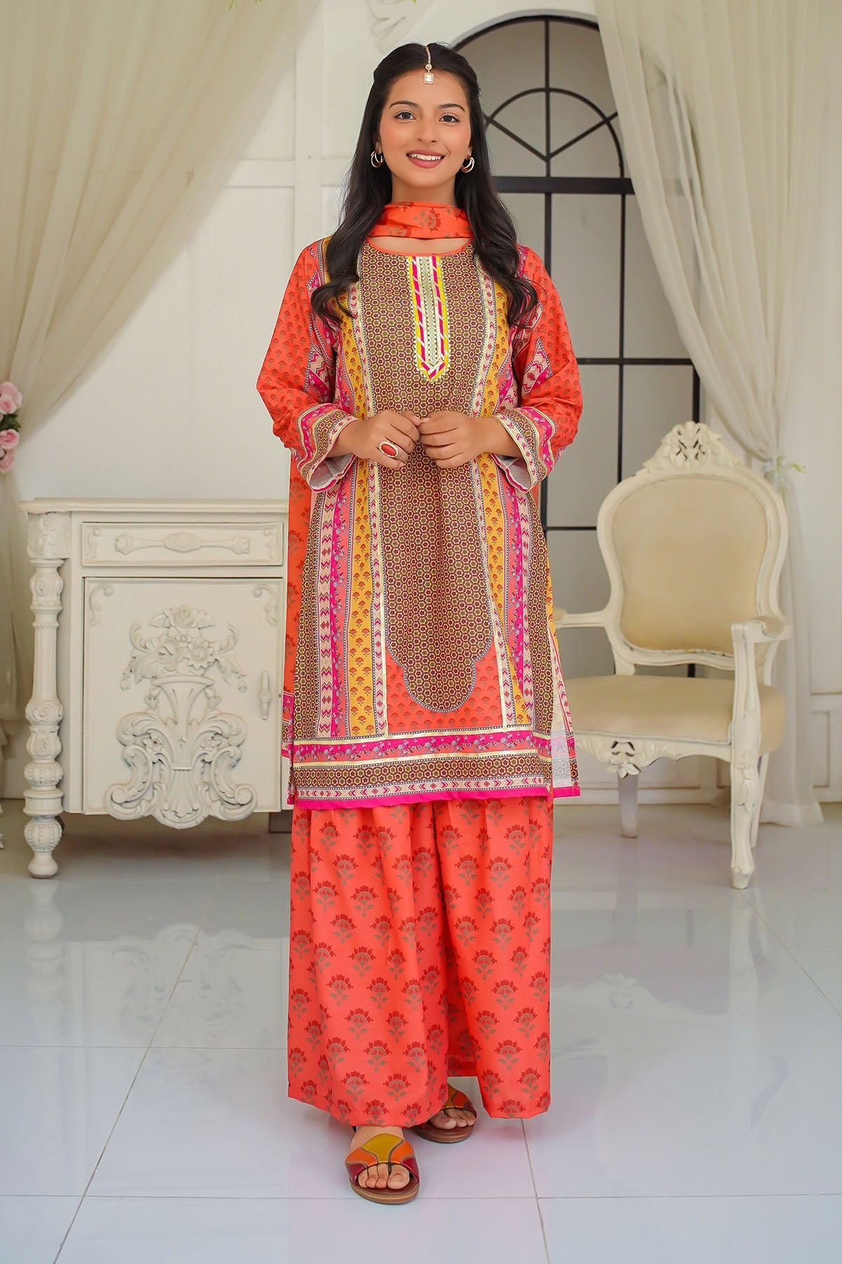 Shop the Swiss Lawn Digital Printed 3 Pc Suit, a perfect blend of style and comfort.