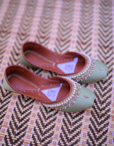Mgs Style Khussa Collection-Lustre Pearl Ensemble Pista Whisper