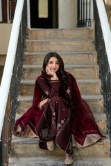 Sardiyon Ki Shaam Omal By Komal Stitched 3 Piece Winter Suit-Mahwish