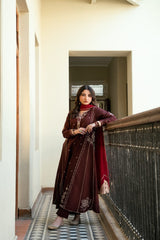 Sardiyon Ki Shaam Omal By Komal Stitched 3 Piece Winter Suit-Mahwish