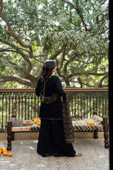 Sardiyon Ki Shaam Omal By Komal Stitched 3 Piece Winter Suit-Noora