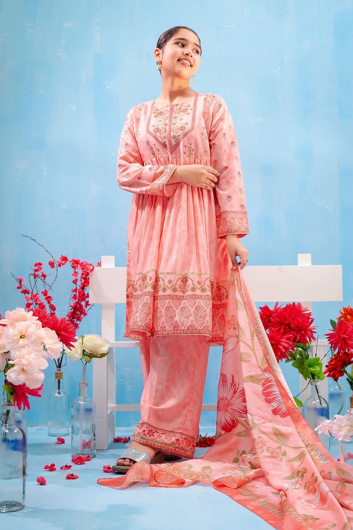 Stylish digital printed 3 pc suits for girls ??? lightweight, breathable & perfect for parties, Eid & special occasions.