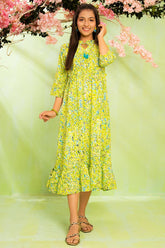 Discover stylish Western dresses for girls in Pakistan! Trendy, comfortable designs perfect for parties, school & casual wear.