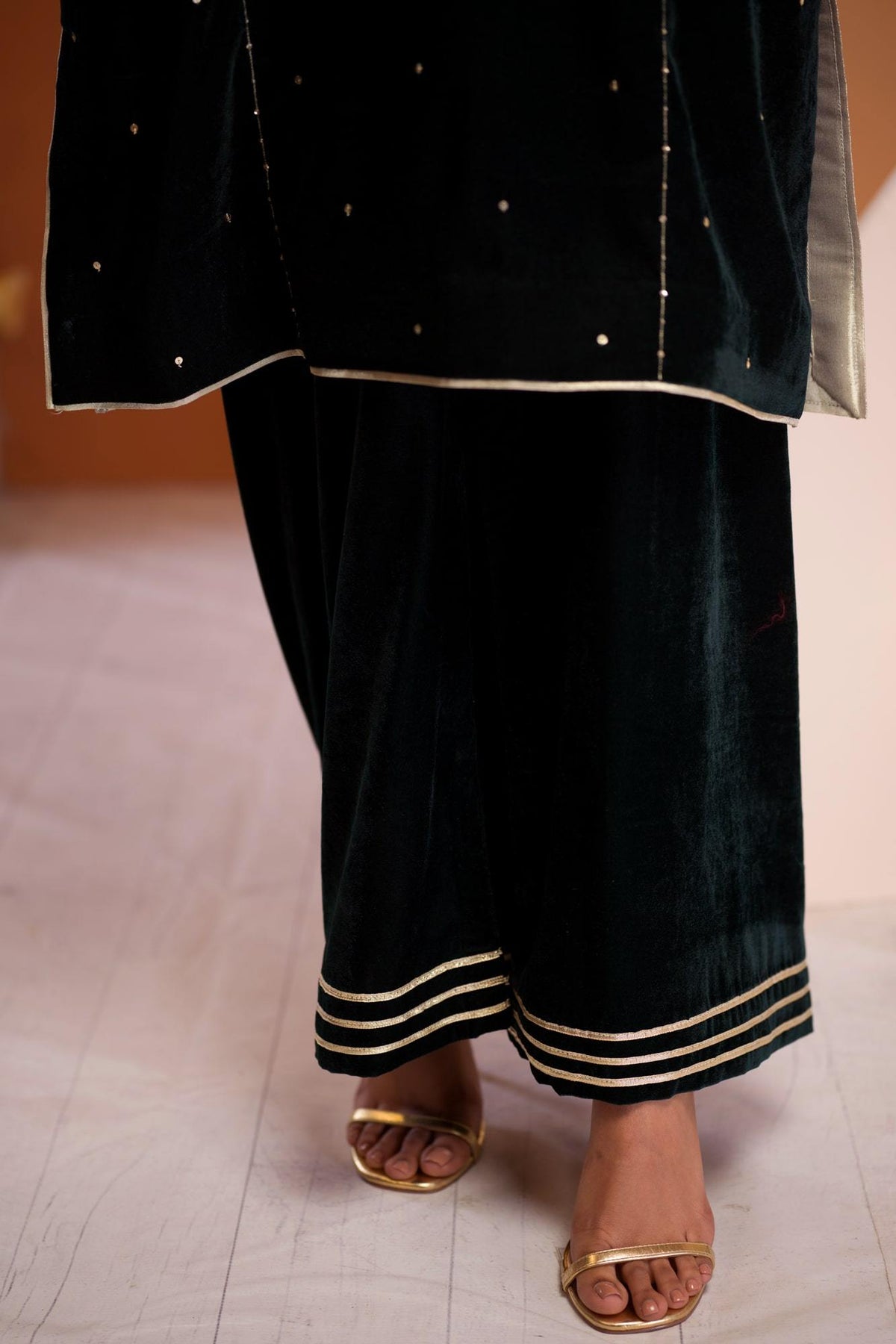 Bagh-E-Makhmal Separates By Zaaviay Stitched Gulshan Loose Fit Izaar
