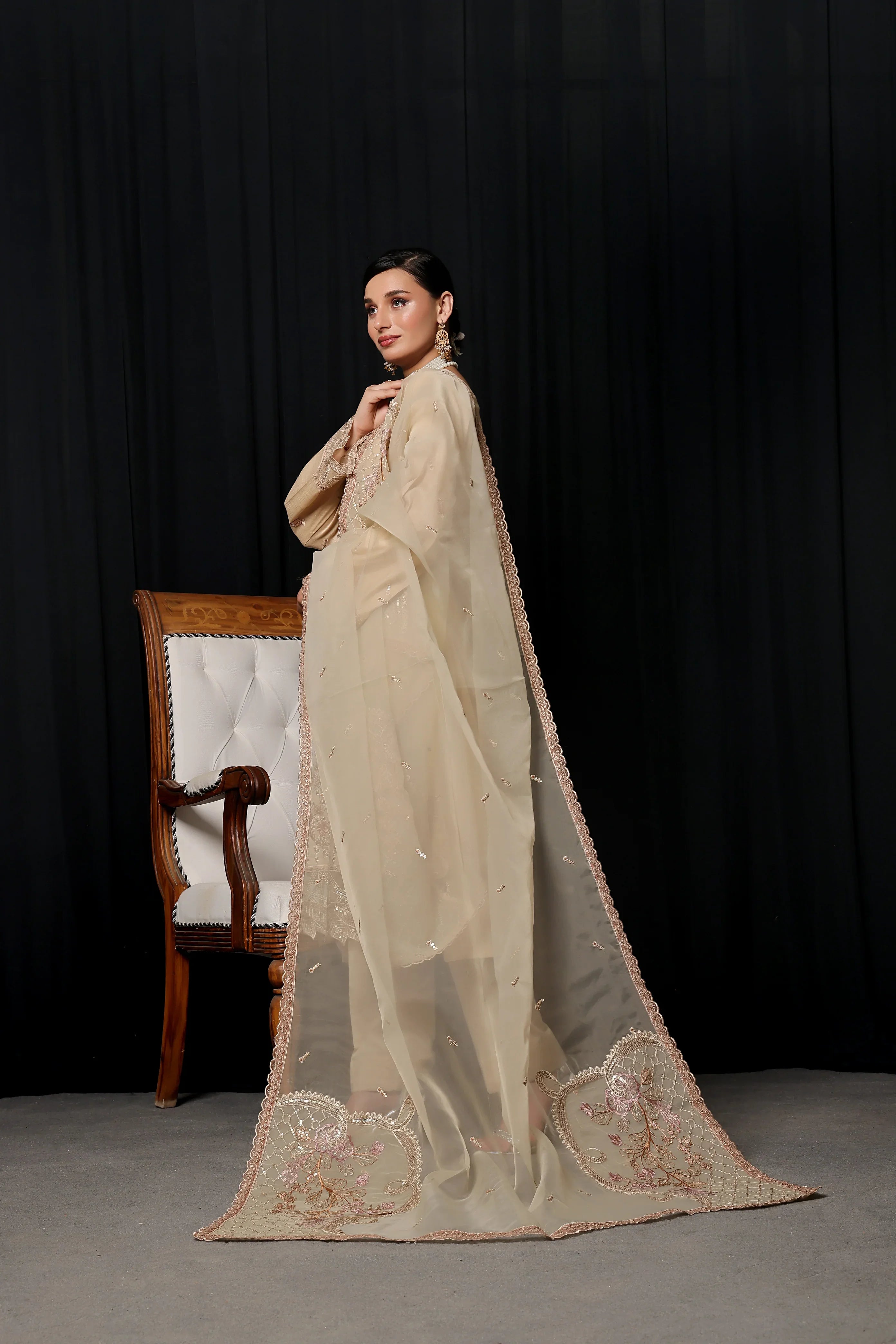 Dressline 3 Piece Emb Chikankari Lawn Suit 538