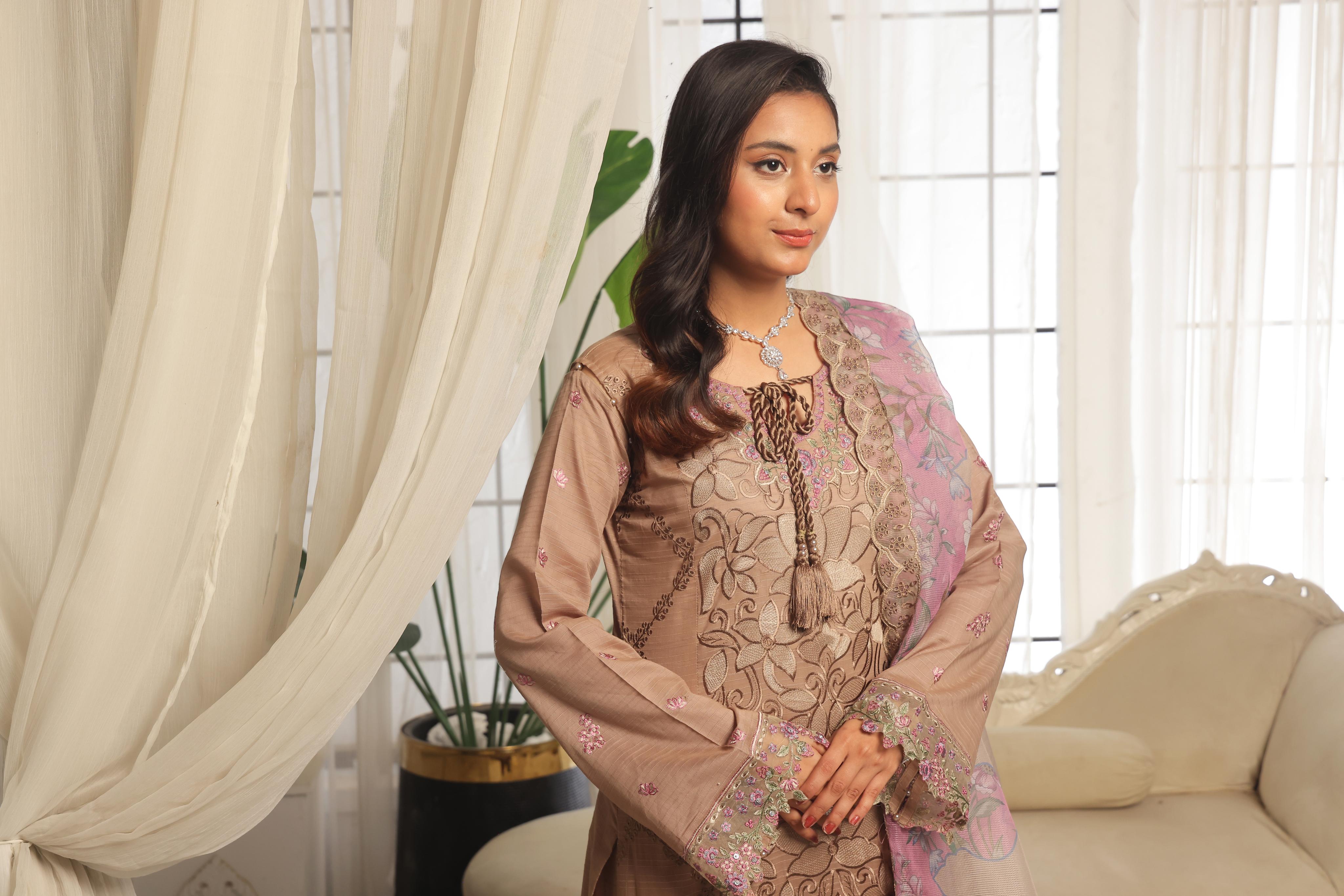 Dressline Launching New Un Stitched 3 Pcs Emb Lawn Zari Collection