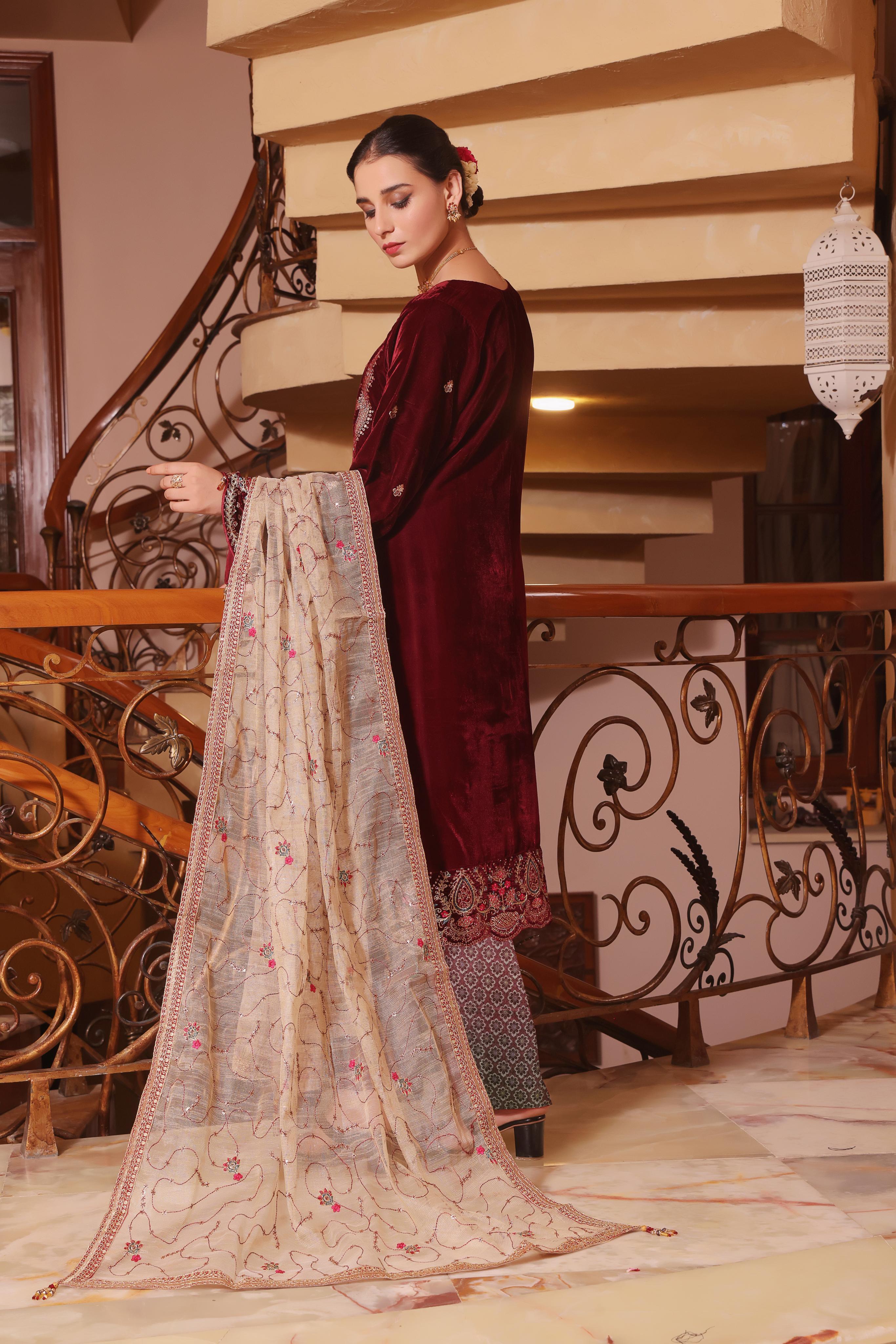 Dressline Unstitched 3 Pc Emb Luxury Velvet Collection