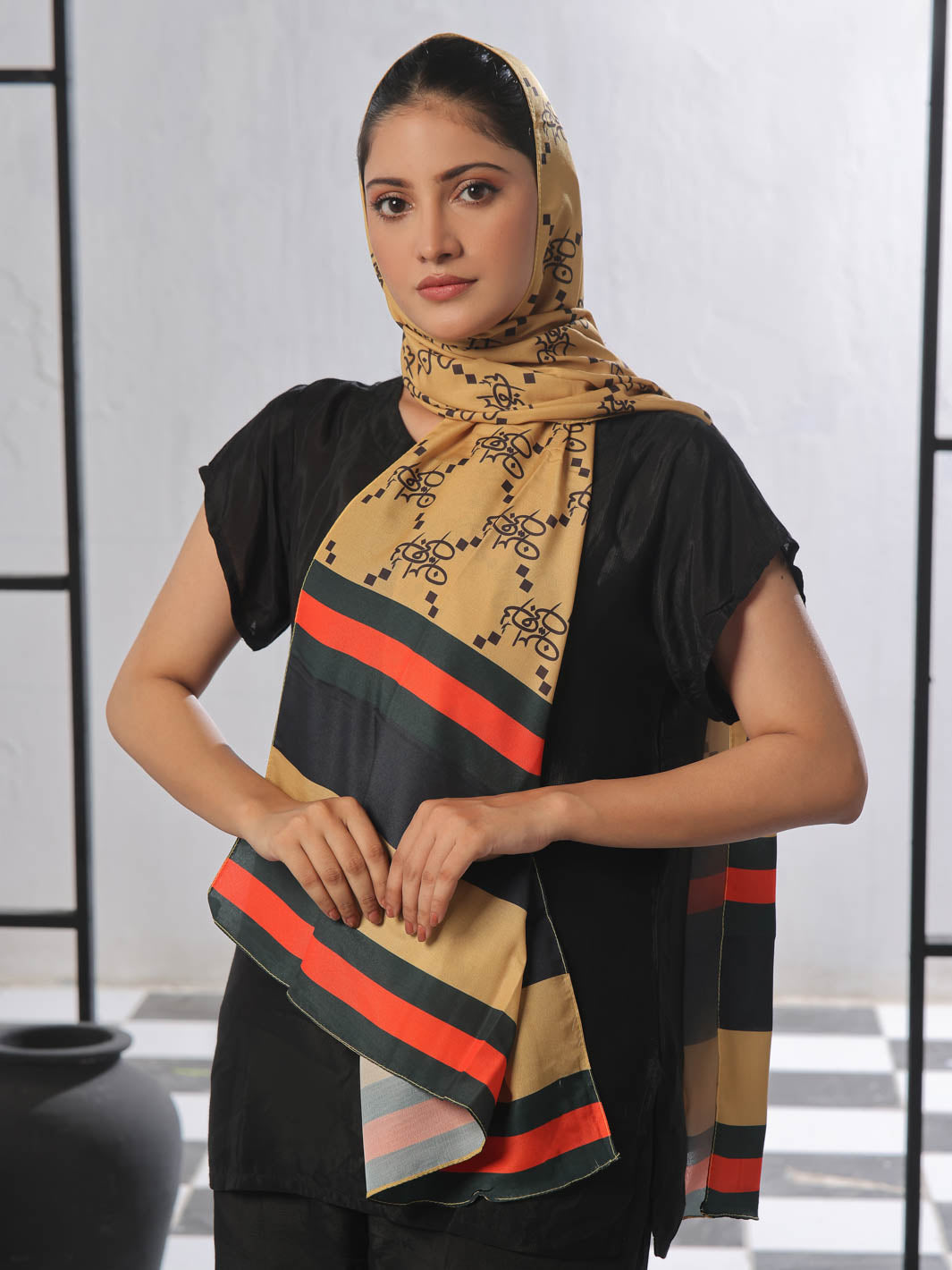TNG-Logo-Stole 006 Collection'2024