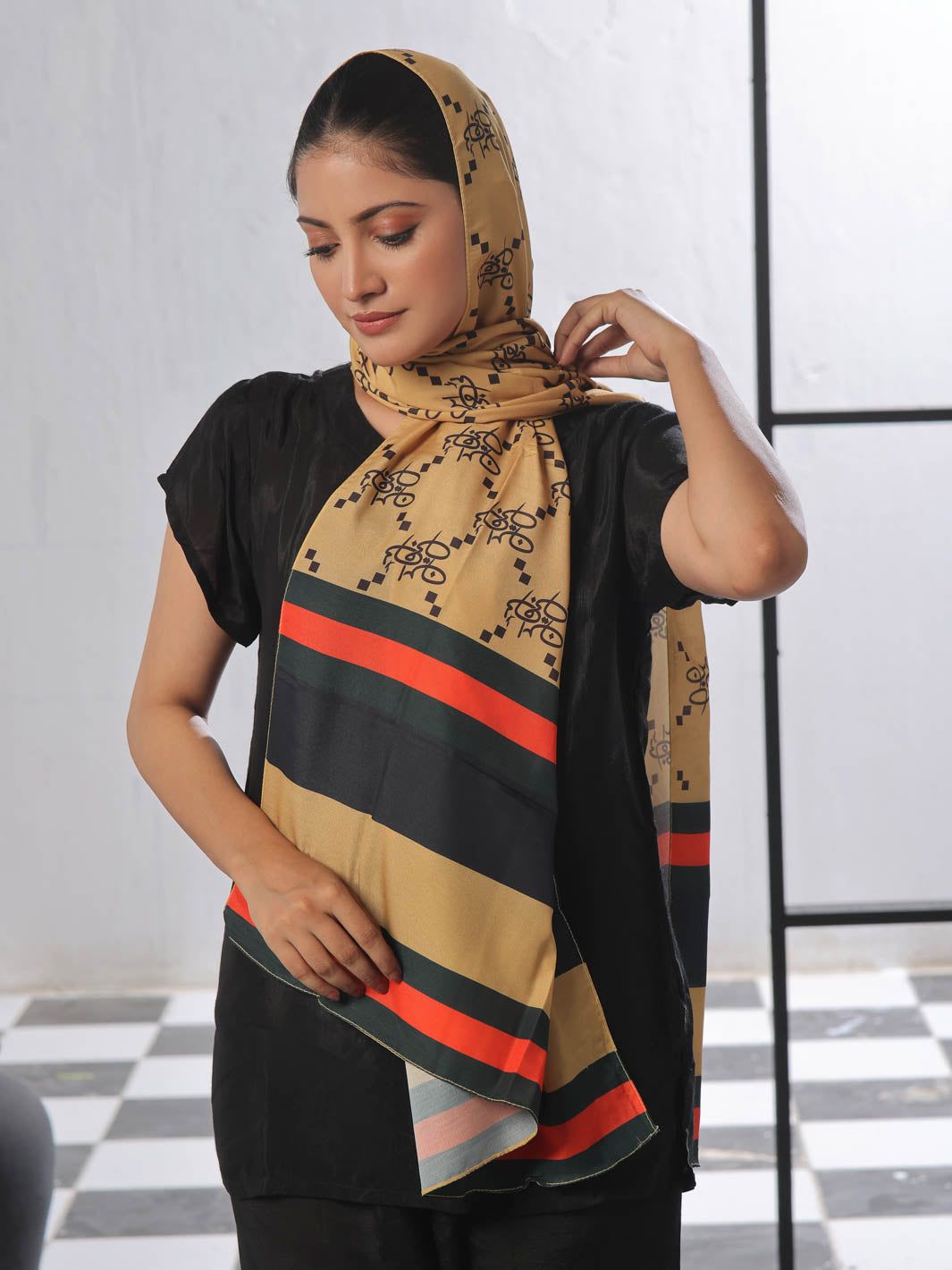 TNG-Logo-Stole 006 Collection'2024