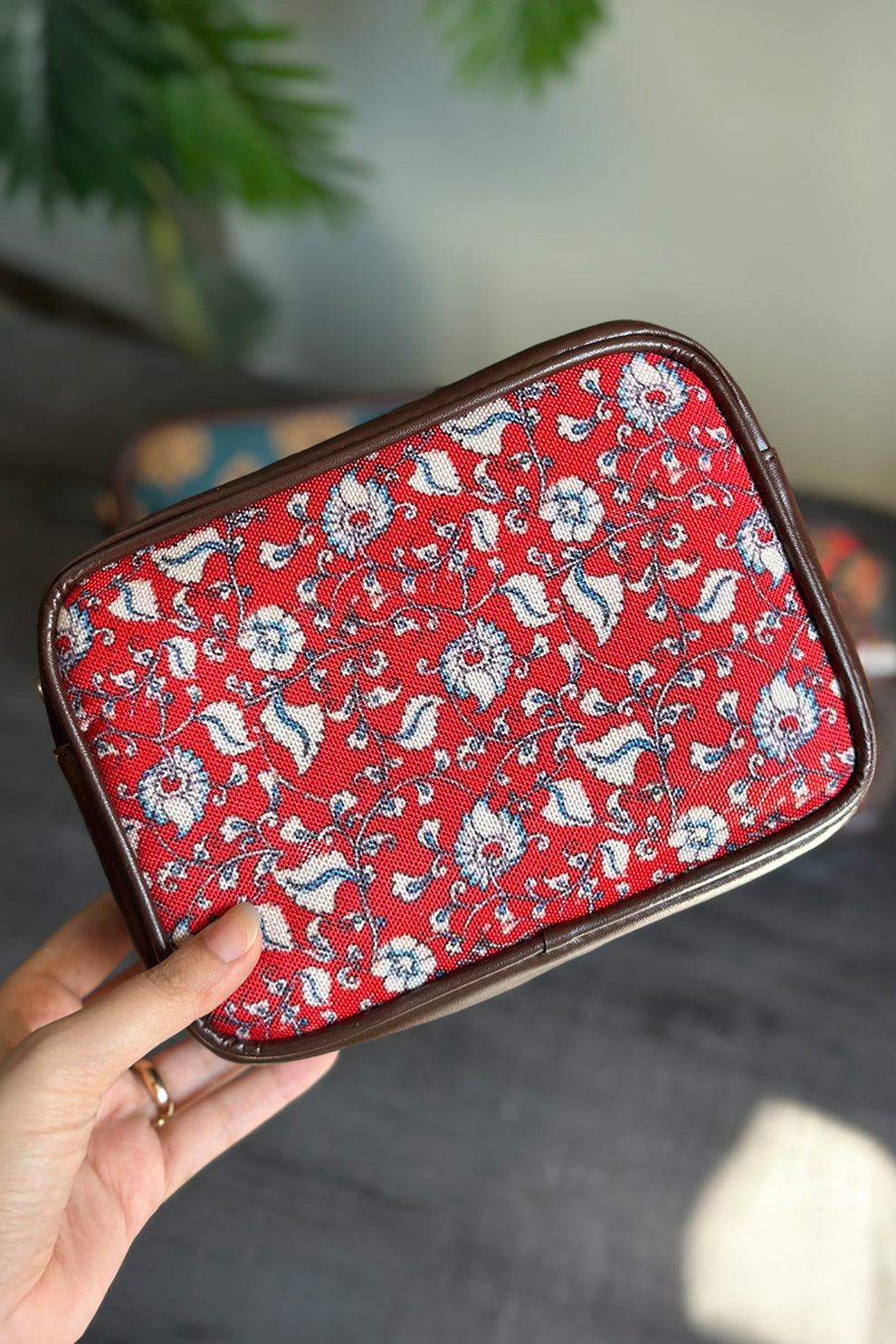 Crossbody Women Bags & Purses Pakistan