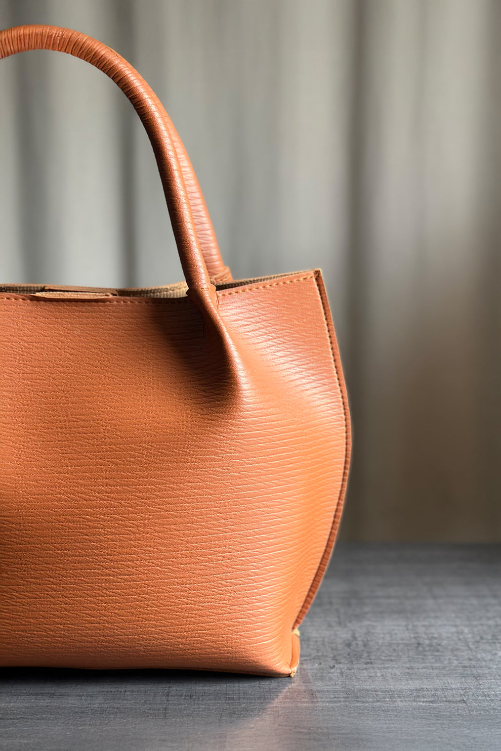arcline Lowest price in pakistan, tote bags of pakistan under 1599