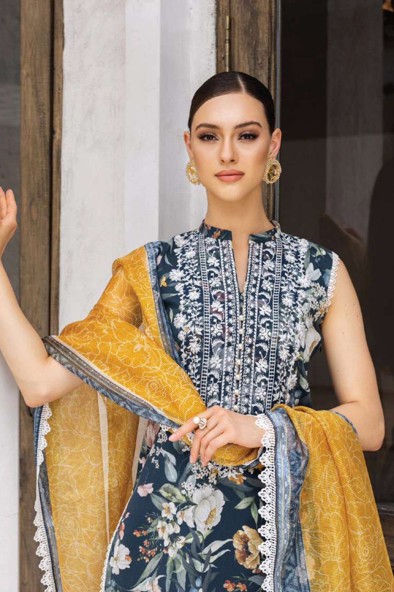 Tahra by Zainab Chottani Unstitchd 3 Piece Lawn Collection'2023-ZTC-01-A