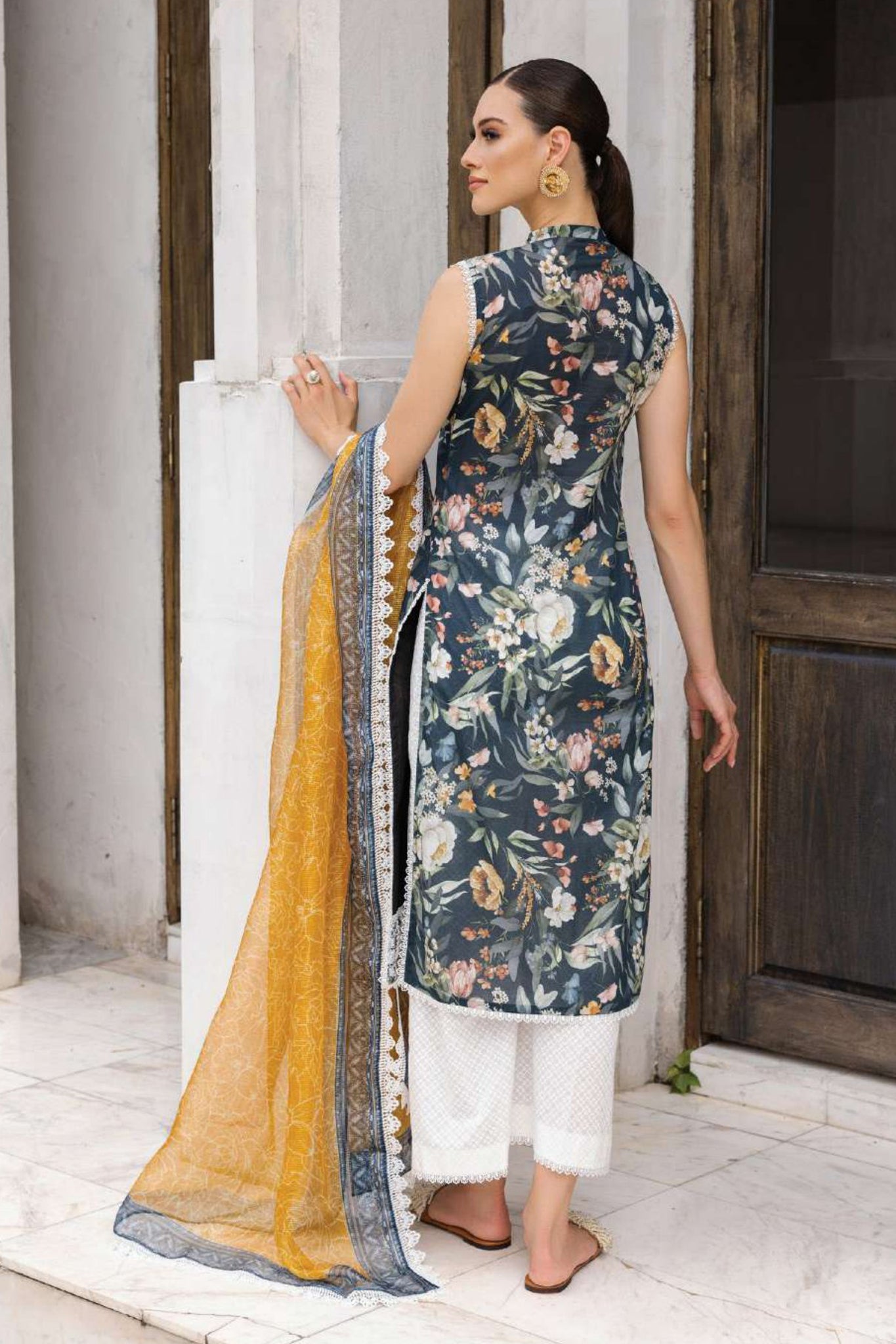 Tahra by Zainab Chottani Unstitchd 3 Piece Lawn Collection'2023-ZTC-01-A