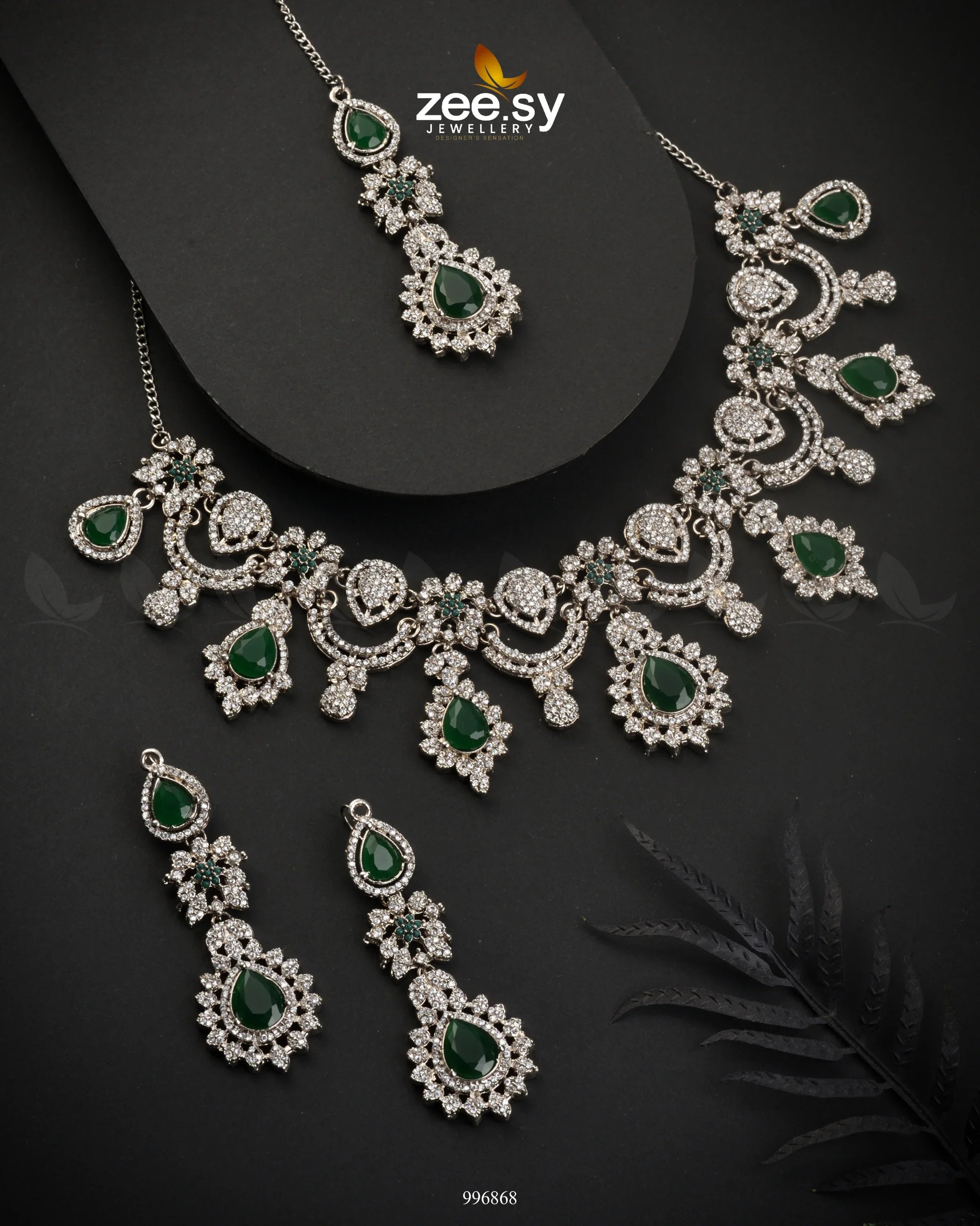 Chrysanthemum Necklace Green - Zeesy Jewellery