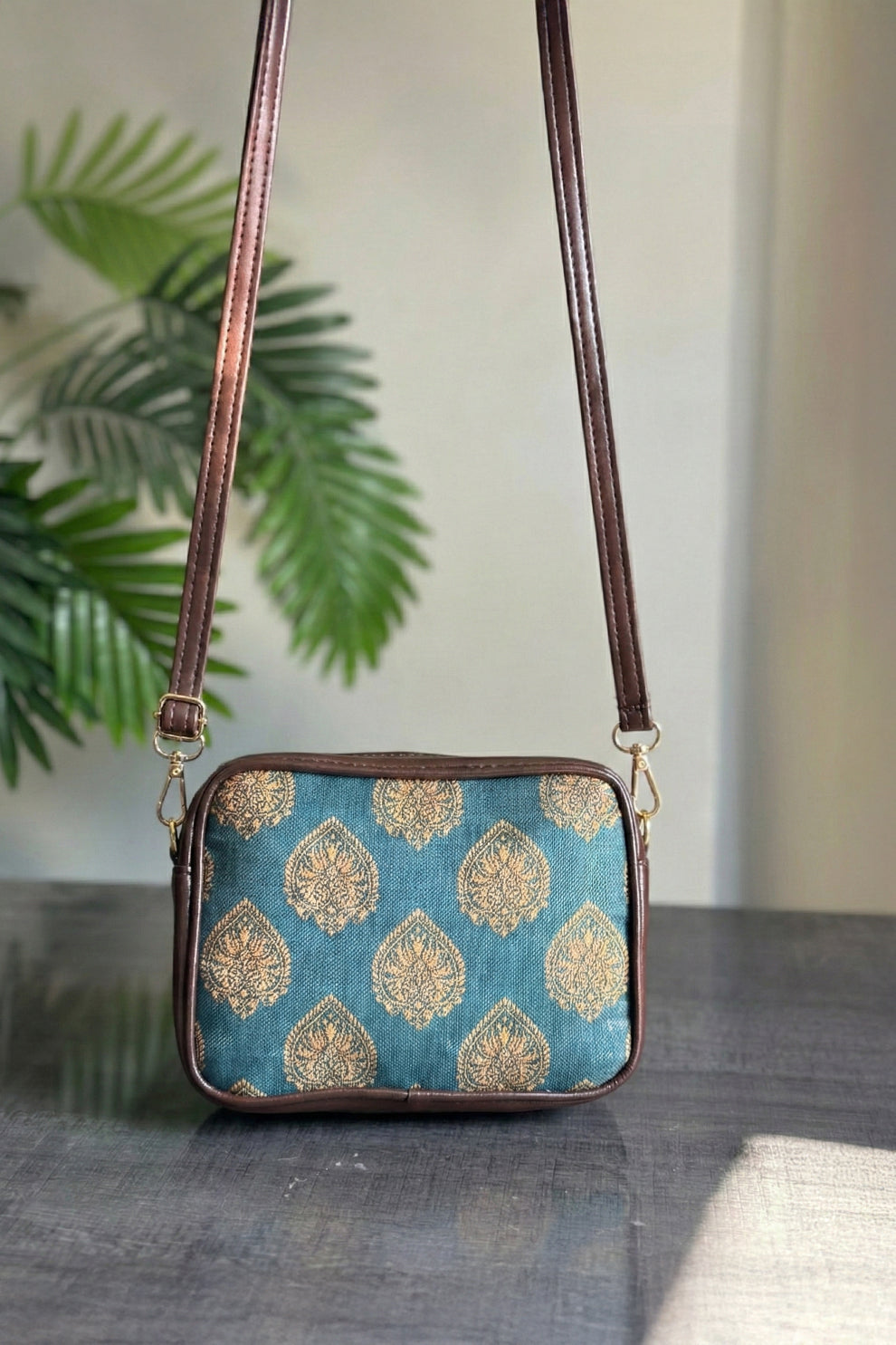 Crossbody Women Bags & Purses Pakistan