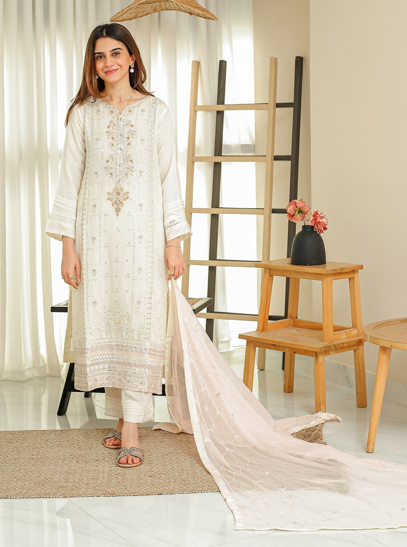 Rangeen Stitched 3 Piece Formals Parisha