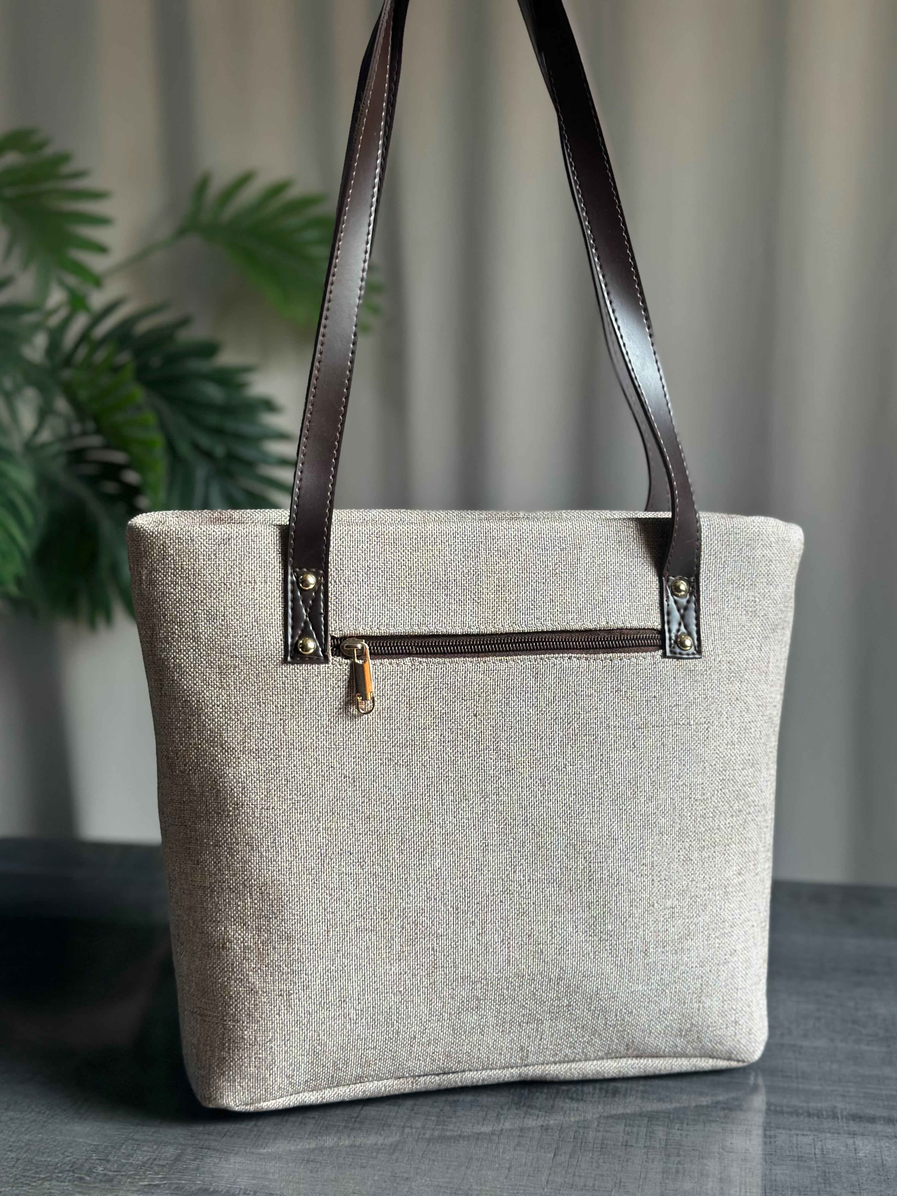 Buy Jute bags in affordable Price Best Quality in Pakistan Trendy Bags Of 2026