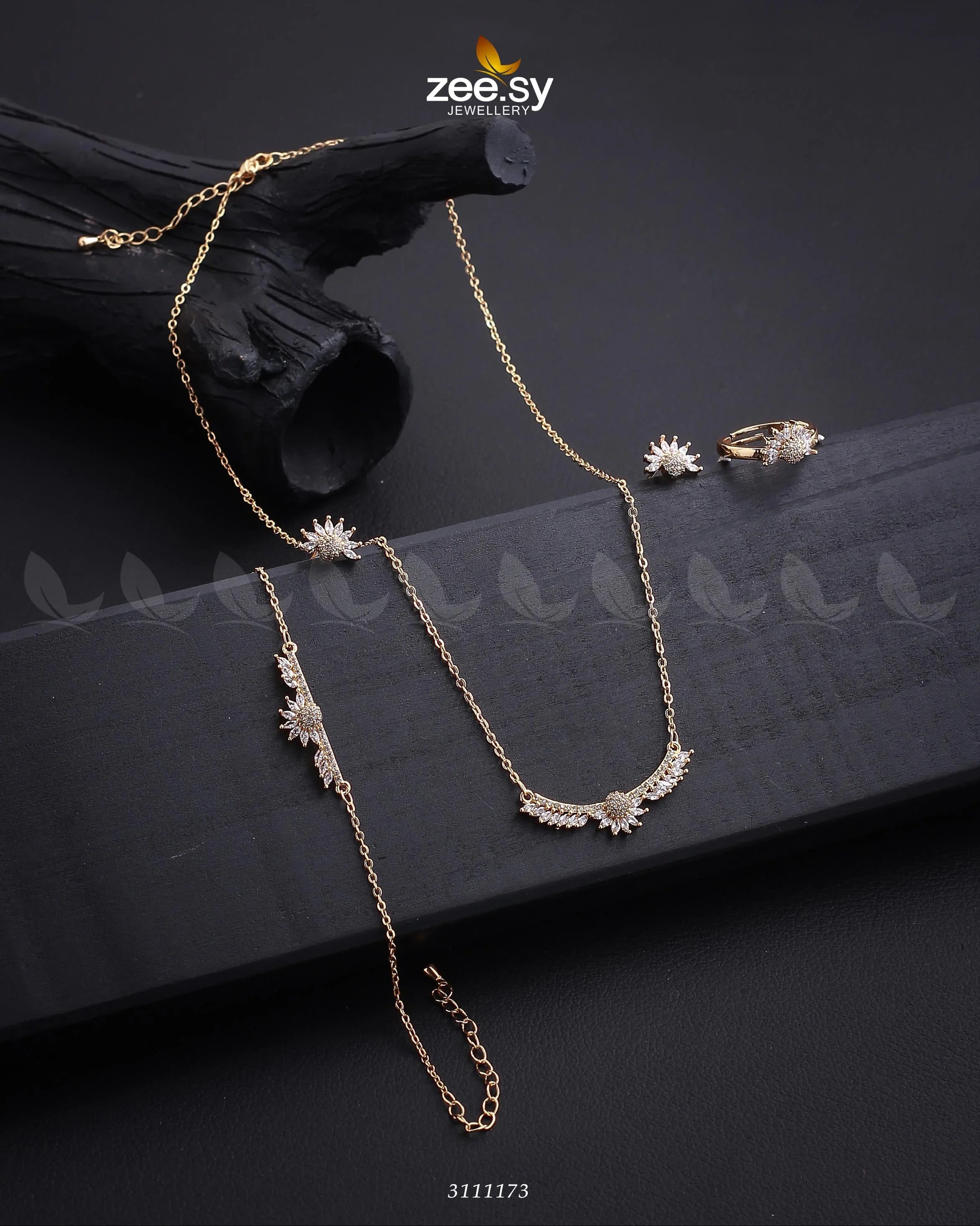 Sparrow Pendant Gold - Zeesy Jewellery