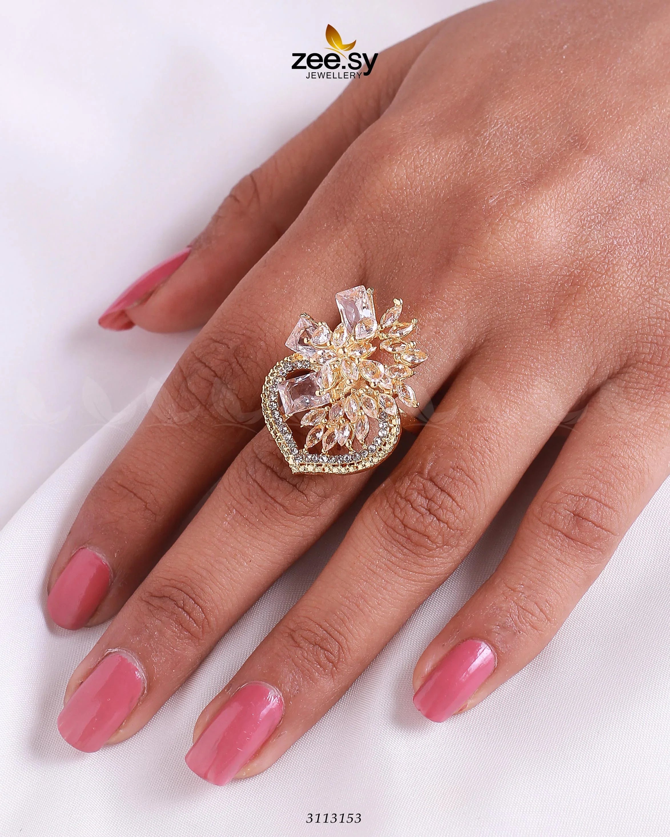 Hoya Ring Golden White - Zeesy Jewellery