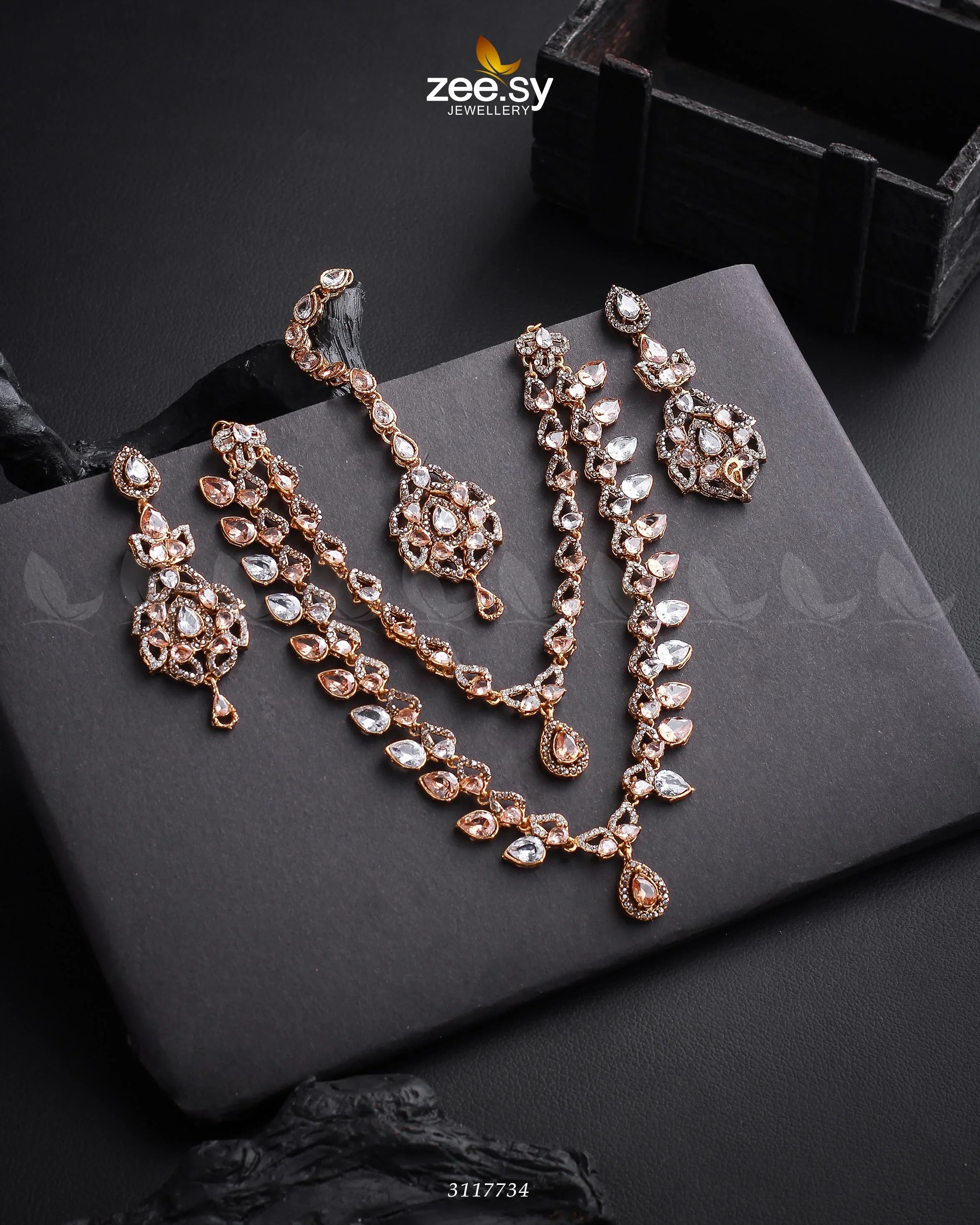 Urwa Hocane Necklace Set Golden Champagne white - Zeesy Jewellery