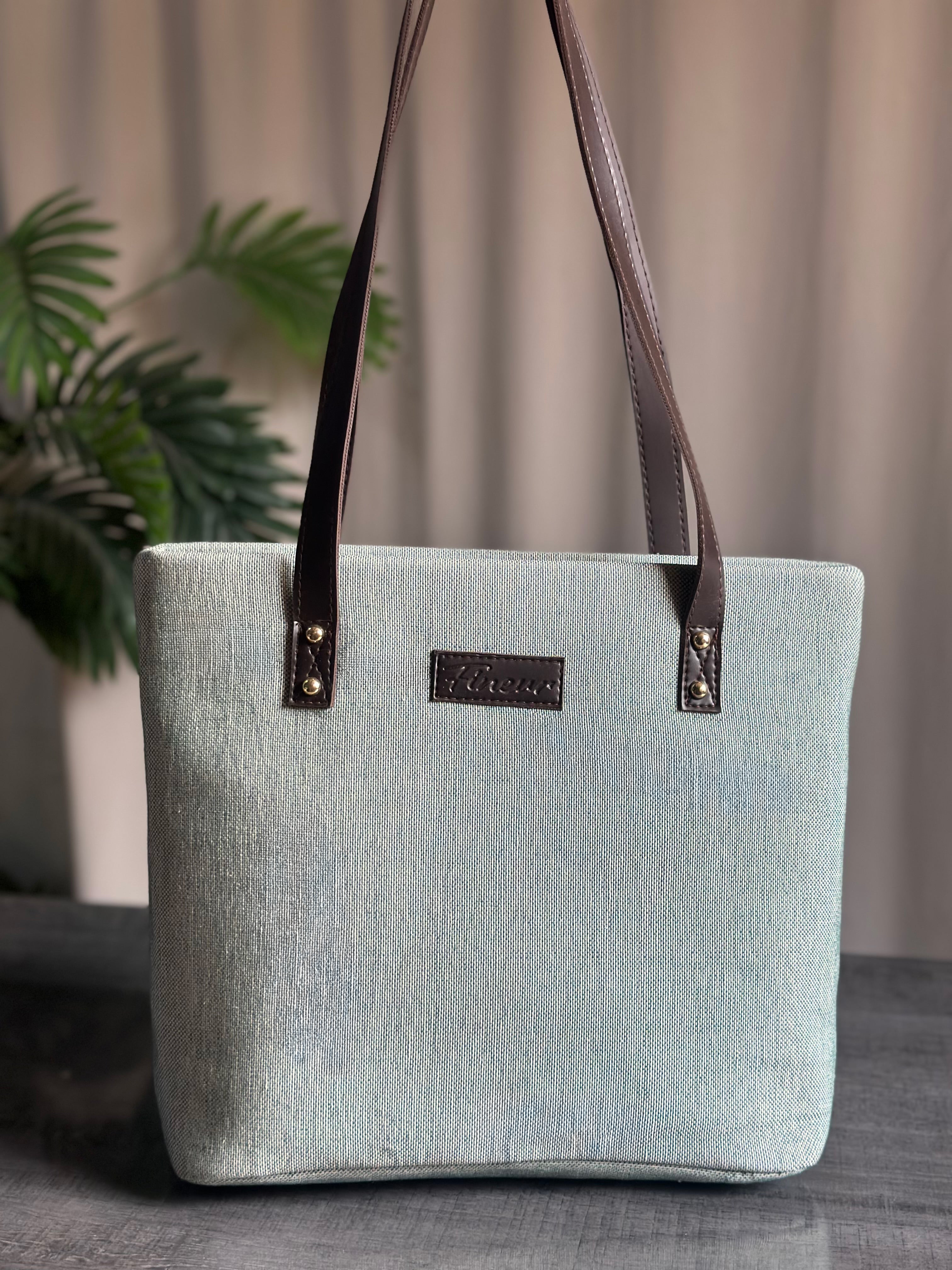 Buy Jute bags in affordable Price Best Quality in Pakistan Trendy Bags Of 2026