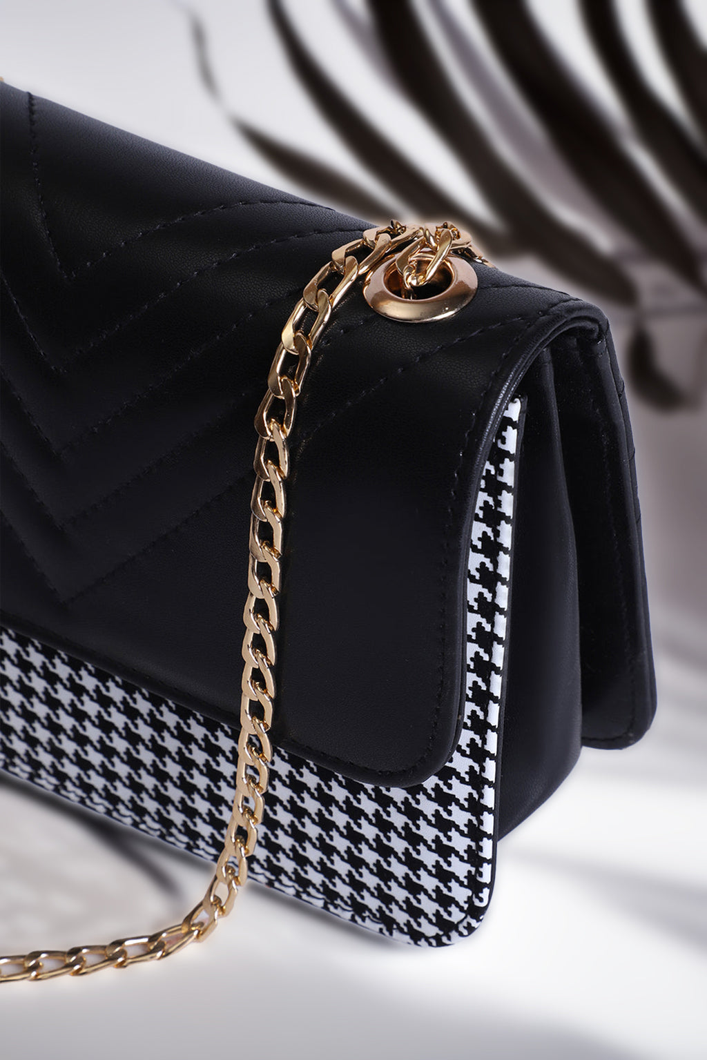 Buy Luxury Shoulder Bag for Women in Pakistan