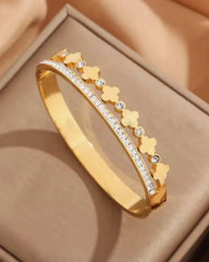 Crest Bracelet - Zeesy Jewellery