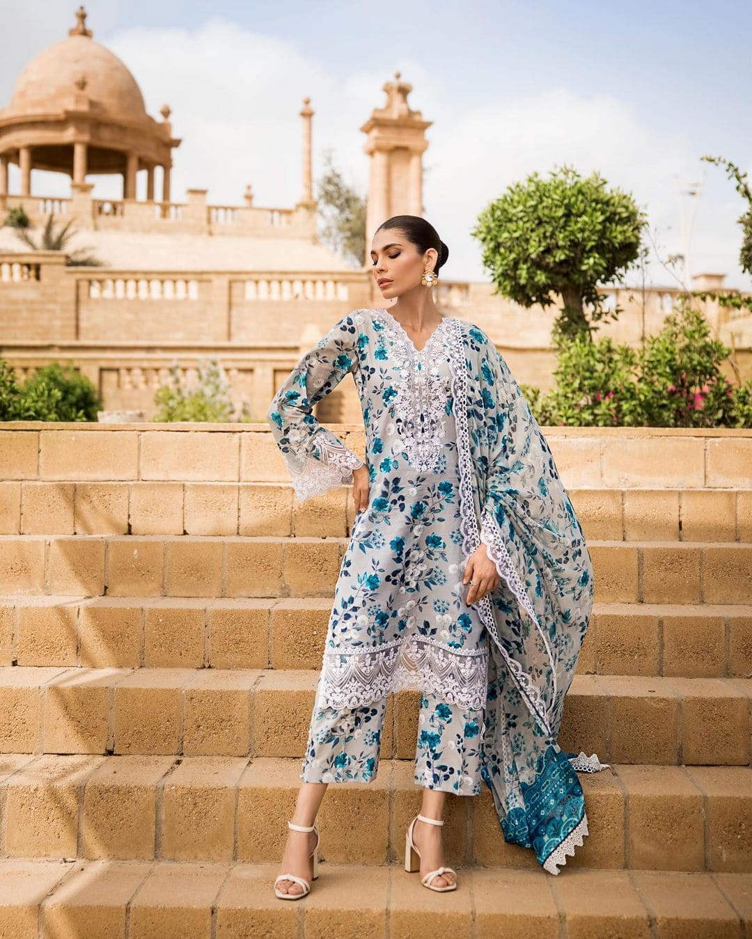 Zainab Chottani Unstitched 3 Piece Eid Luxury Lawn Collection'2023-ZC-04-A