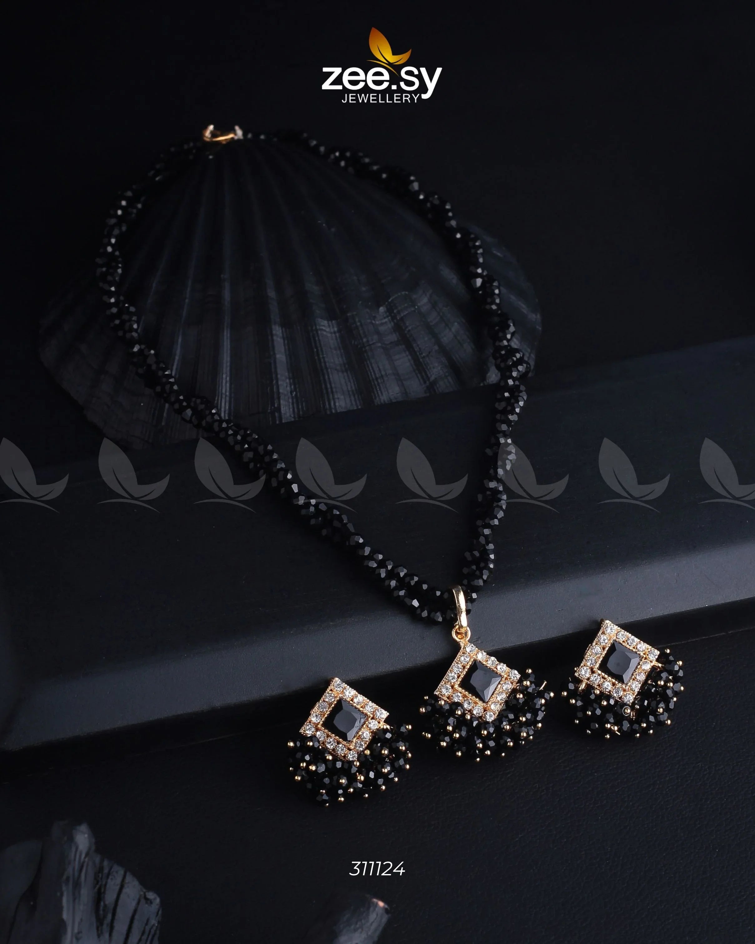 Pendant Necklace Golden Black - Zeesy Jewellery