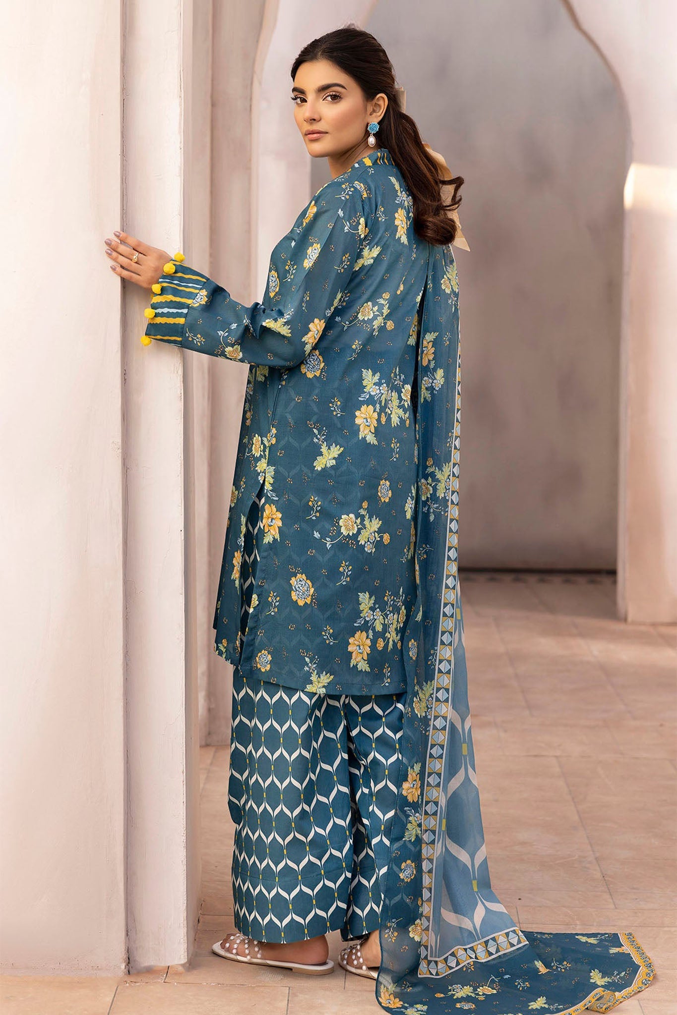 Rang By Motifz Unstitched 3 Piece Printed Lawn 2 Collection'2025-5522-BREA