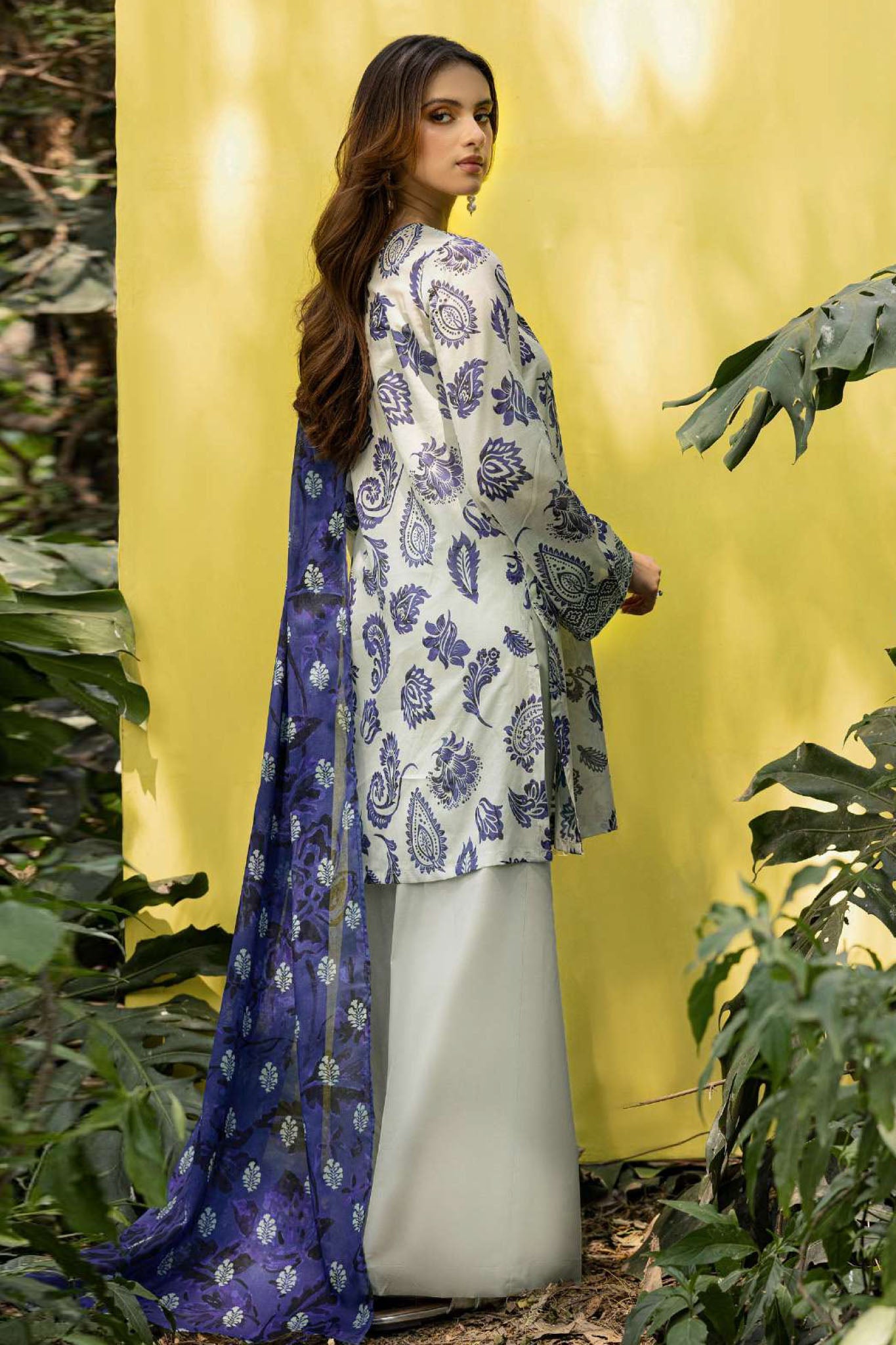 Rang By Motifz Unstitched 3 Piece Printed Lawn 3 Collection'2025-5563-Sanam