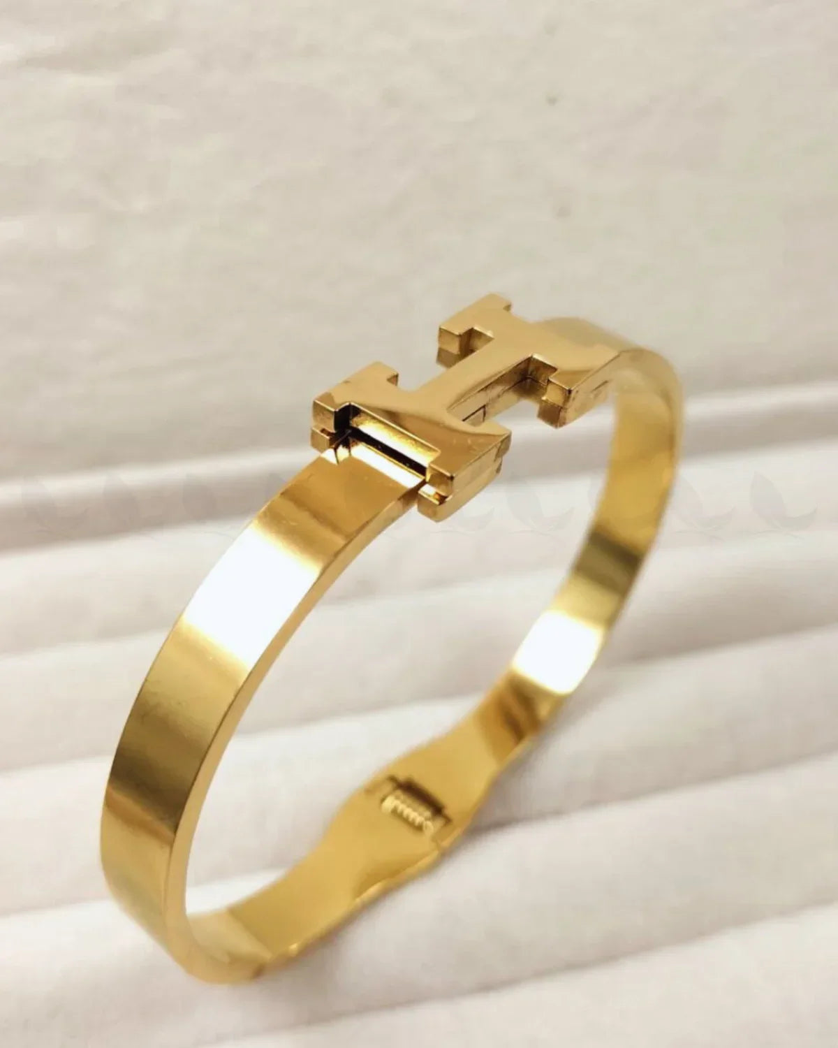 Halo H Elegant Icon Bracelet - Zeesy Jewellery